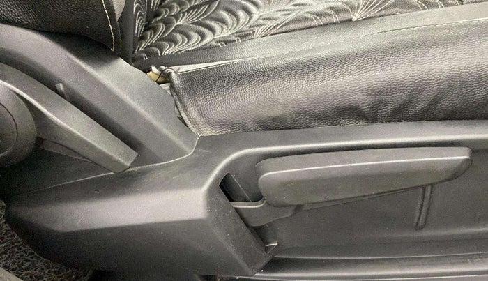 2021 Tata ALTROZ XZ PETROL, Petrol, Manual, 42,250 km, Driver Side Adjustment Panel