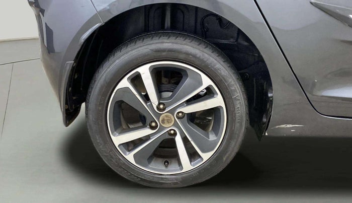 2021 Tata ALTROZ XZ PETROL, Petrol, Manual, 42,250 km, Right Rear Wheel