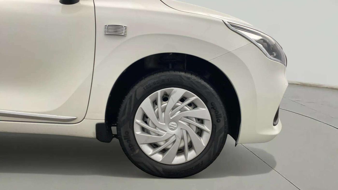 2023 Maruti Baleno SIGMA PETROL 1.2, Petrol, Manual, 39,611 km, Right Front Wheel