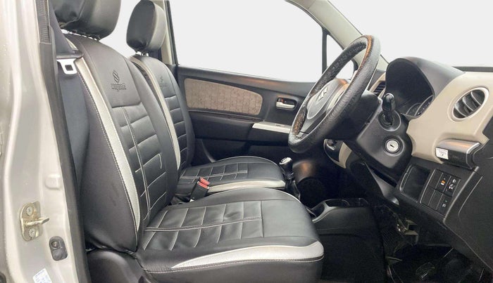 2016 Maruti Wagon R 1.0 VXI, Petrol, Manual, 18,571 km, Right Side Front Door Cabin