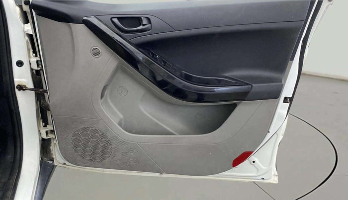 2019 Tata NEXON XMA PETROL, Petrol, Automatic, 55,230 km, Driver Side Door Panels Control