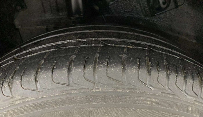 2019 Tata NEXON XMA PETROL, Petrol, Automatic, 55,230 km, Right Rear Tyre Tread