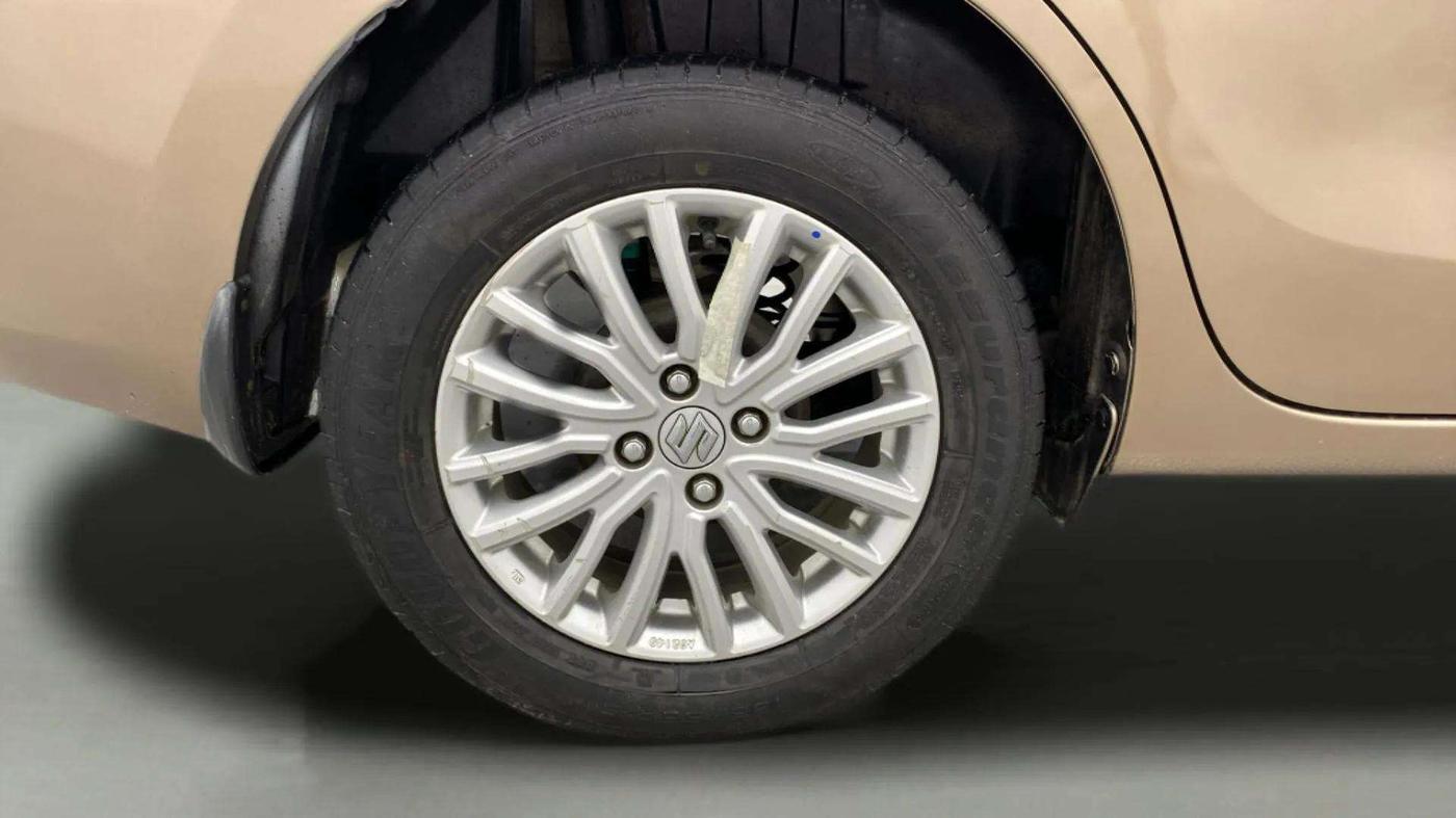 2019 Maruti Dzire ZXI AMT, Petrol, Automatic, 47,814 km, Right Rear Wheel