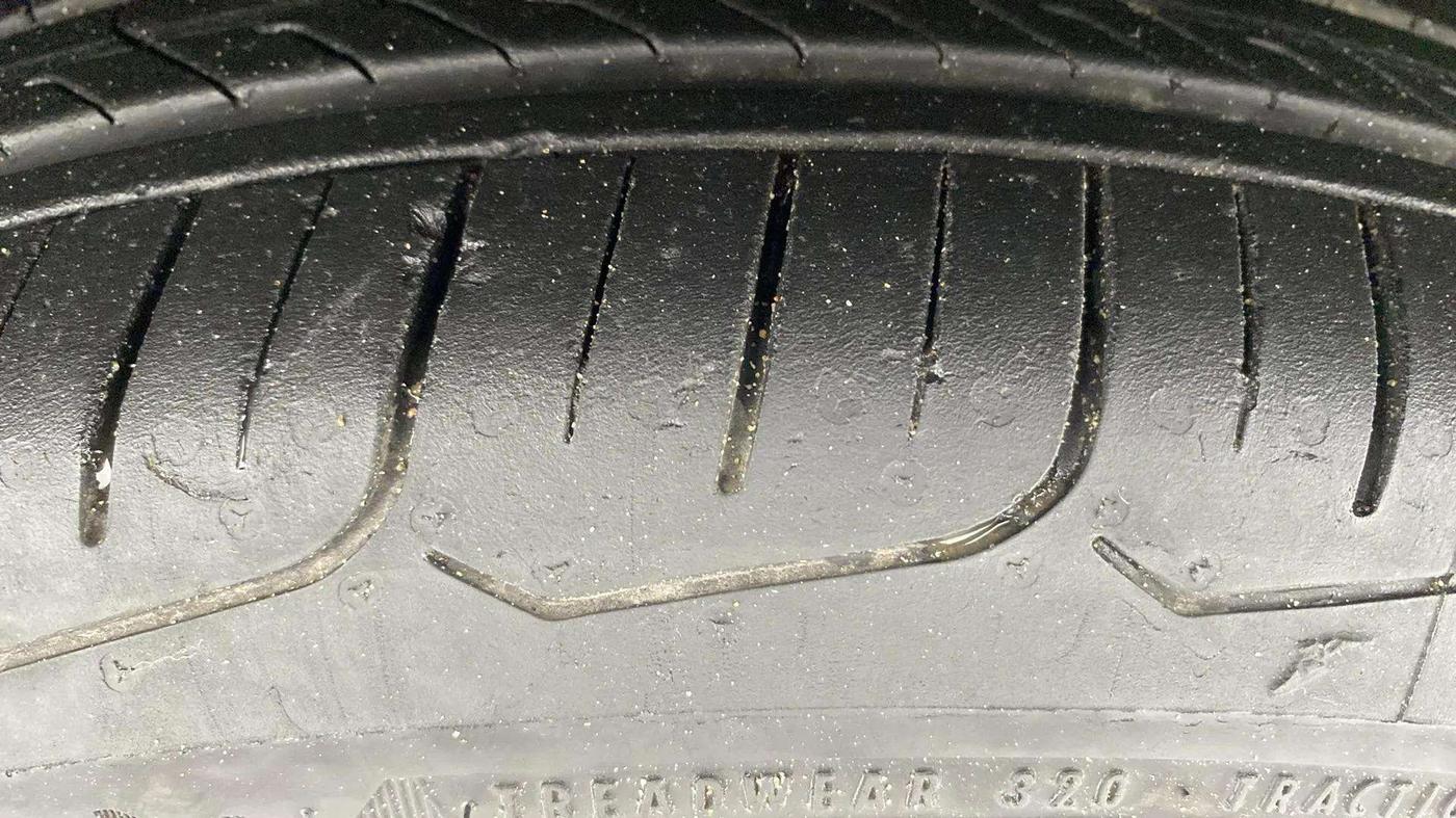 2019 Maruti Dzire ZXI AMT, Petrol, Automatic, 47,814 km, Left Front Tyre Tread