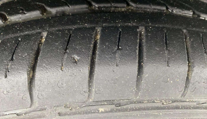 2019 Maruti Dzire ZXI AMT, Petrol, Automatic, 47,714 km, Right Front Tyre Tread