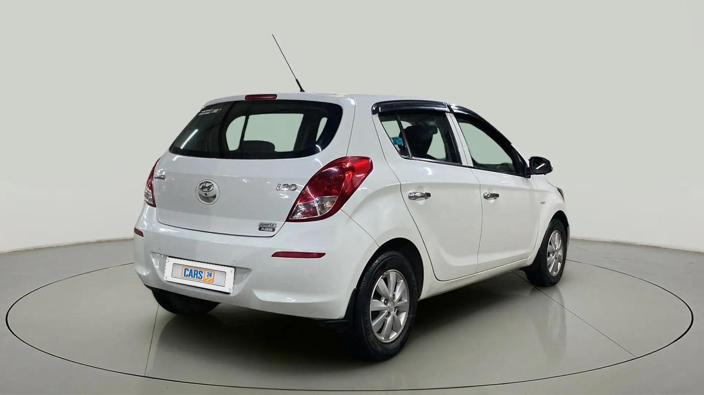 2014 Hyundai i20 SPORTZ 1.2, Petrol, Manual, 1,01,320 km, Right Back Diagonal