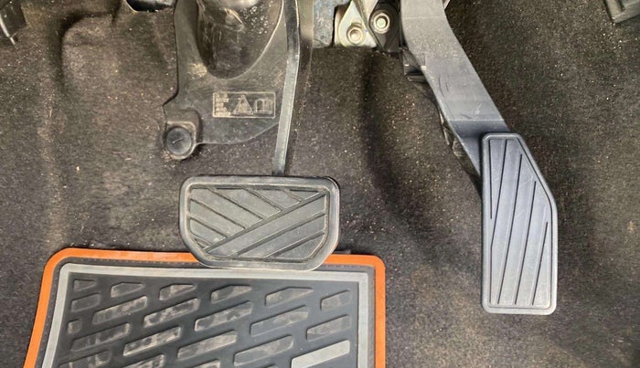 2020 Maruti S PRESSO VXI PLUS AMT, Petrol, Automatic, 45,661 km, Pedals