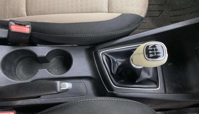 2015 Hyundai Elite i20 ASTA 1.2, Petrol, Manual, 1,33,517 km, Gear Lever