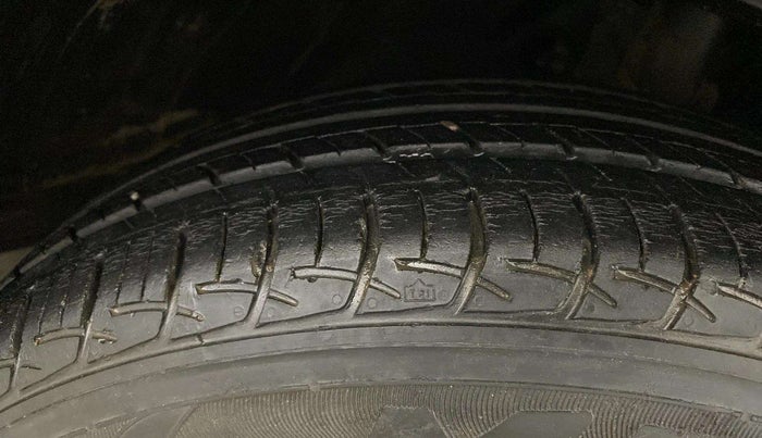 2019 Maruti Baleno SIGMA PETROL 1.2, CNG, Manual, 18,244 km, Right Front Tyre Tread