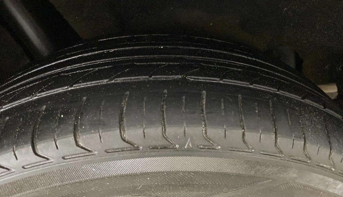 2019 Maruti Baleno SIGMA PETROL 1.2, CNG, Manual, 18,244 km, Right Rear Tyre Tread