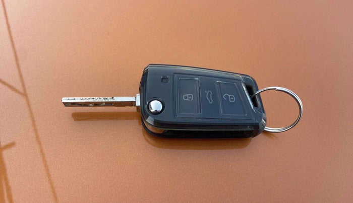 2021 Skoda KUSHAQ STYLE 1.0L TSI MT, Petrol, Manual, 29,595 km, Key Close Up