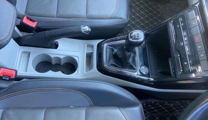 2021 Skoda KUSHAQ STYLE 1.0L TSI MT, Petrol, Manual, 29,595 km, Gear Lever