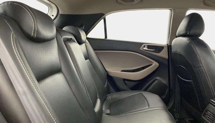 2018 Hyundai Elite i20 ASTA 1.2 (O), Petrol, Manual, 32,572 km, Right Side Rear Door Cabin