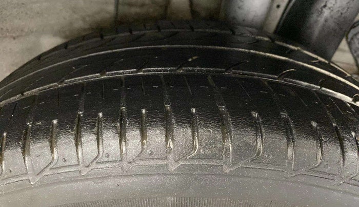2018 Hyundai Elite i20 ASTA 1.2 (O), Petrol, Manual, 32,572 km, Left Rear Tyre Tread