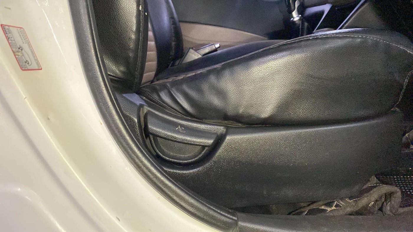 2018 Hyundai Grand i10 SPORTZ U2 1.2 CRDI, Diesel, Manual, 92,575 km, Driver Side Adjustment Panel