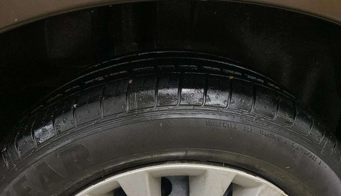 2016 Maruti Ciaz VXI, Petrol, Manual, 82,540 km, Right Rear Tyre Tread