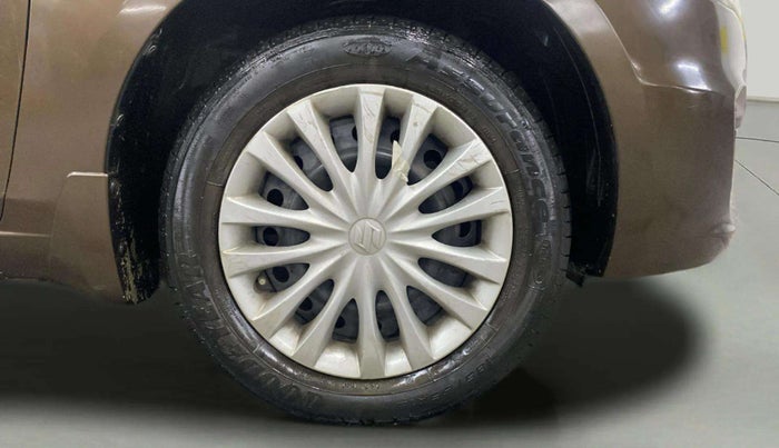2016 Maruti Ciaz VXI, Petrol, Manual, 82,540 km, Right Front Wheel