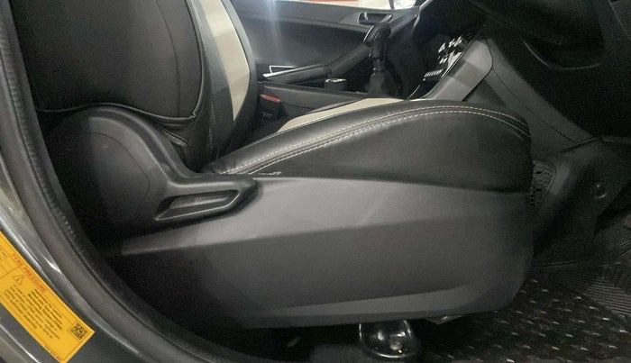 2023 Tata NEXON SMART+ 1.2 PETROL, Petrol, Manual, 3,961 km, Driver Side Adjustment Panel