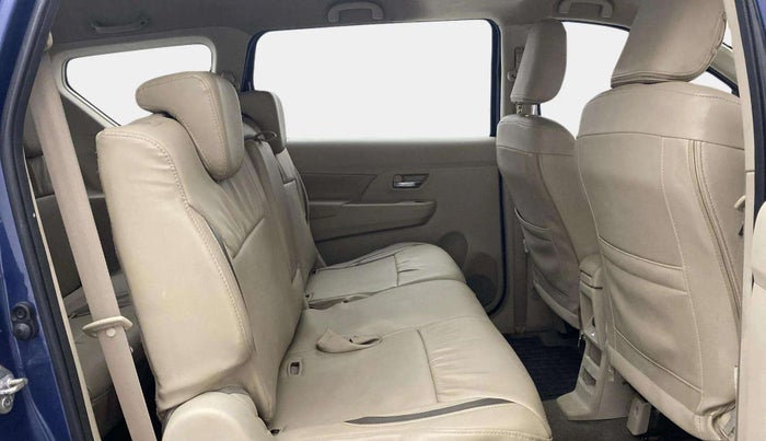 2022 Maruti Ertiga ZXI (O) CNG, CNG, Manual, 222 km, Right Side Rear Door Cabin