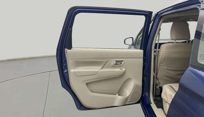 2022 Maruti Ertiga ZXI (O) CNG, CNG, Manual, 222 km, LHS Rear Door