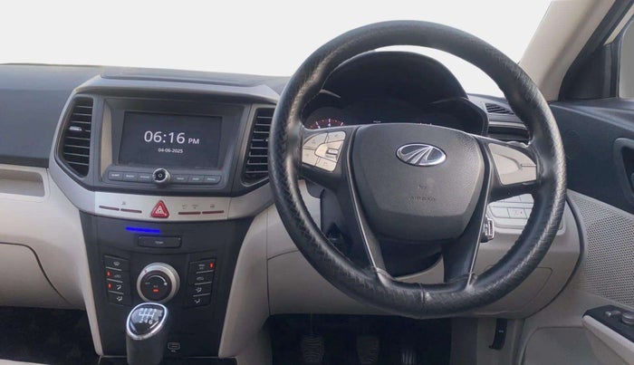 2021 Mahindra XUV300 W6 1.2 PETROL, Petrol, Manual, 99,780 km, Steering Wheel Close Up