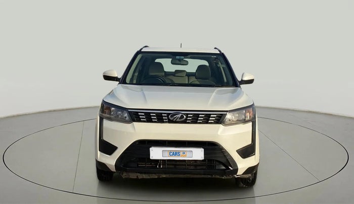 2021 Mahindra XUV300 W6 1.2 PETROL, Petrol, Manual, 99,780 km, Front
