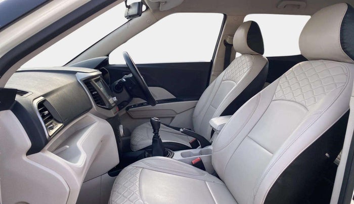 2021 Mahindra XUV300 W6 1.2 PETROL, Petrol, Manual, 99,780 km, Right Side Front Door Cabin