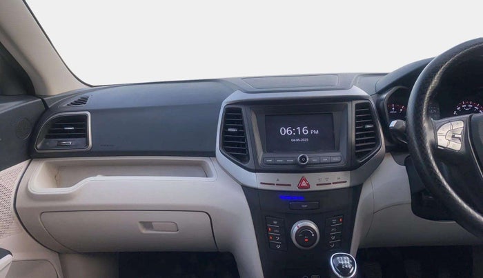 2021 Mahindra XUV300 W6 1.2 PETROL, Petrol, Manual, 99,780 km, Air Conditioner