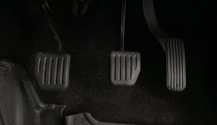 2022 Tata Safari XZ PLUS KAZIRANGA, Diesel, Manual, 79,296 km, Pedals