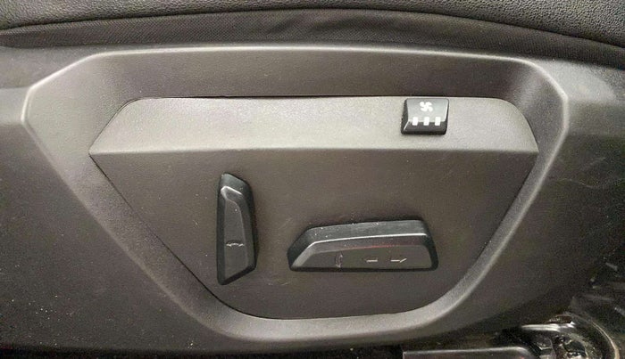2022 Tata Safari XZ PLUS KAZIRANGA, Diesel, Manual, 79,296 km, Driver Side Adjustment Panel