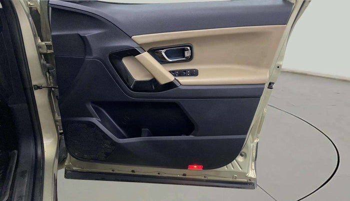 2022 Tata Safari XZ PLUS KAZIRANGA, Diesel, Manual, 79,296 km, Driver Side Door Panels Control