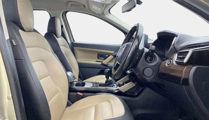 2022 Tata Safari XZ PLUS KAZIRANGA, Diesel, Manual, 79,296 km, Right Side Front Door Cabin