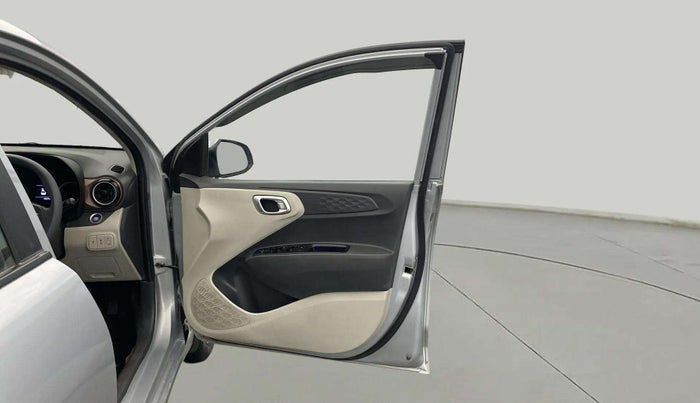2023 Hyundai AURA SX 1.2 CNG, CNG, Manual, 40,328 km, RHS Front Door