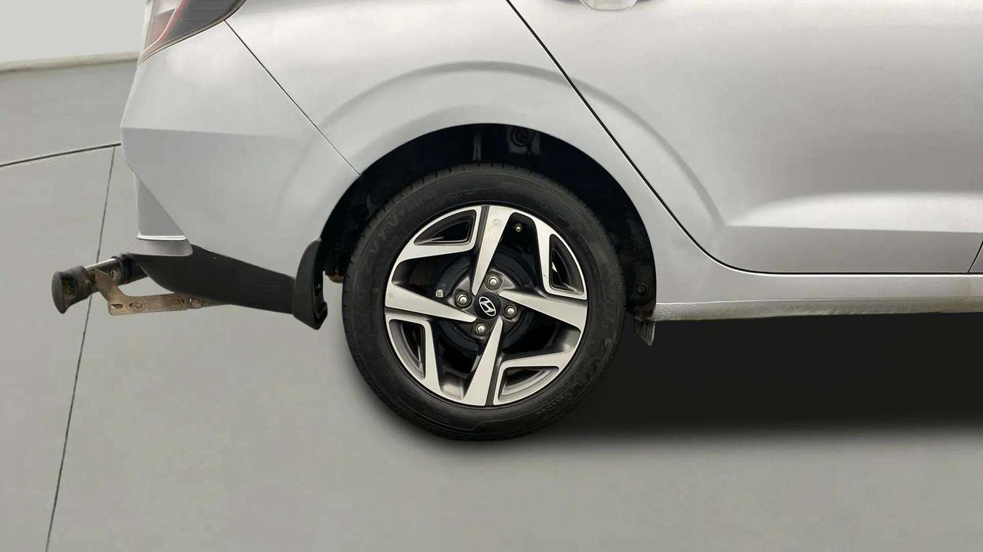 2023 Hyundai AURA SX 1.2 CNG, CNG, Manual, 40,328 km, Right Rear Wheel