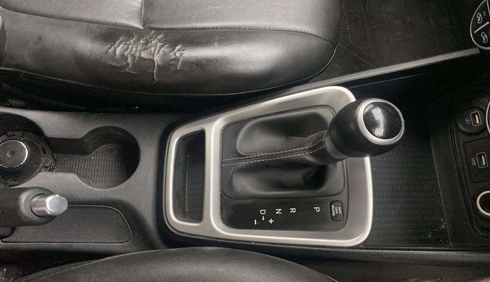 2019 Hyundai VENUE SX PLUS 1.0 TURBO DCT, Petrol, Automatic, 68,382 km, Gear Lever