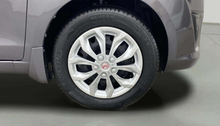2013 Maruti Ertiga VXI, Petrol, Manual, 68,816 km, Right Front Wheel