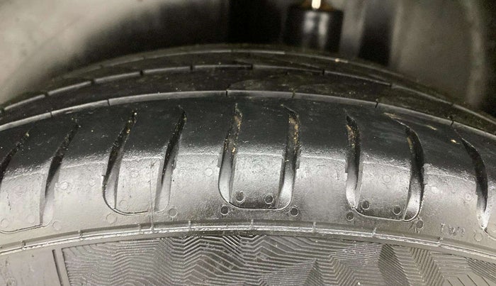 2021 Volkswagen Polo HIGHLINE PLUS 1.0L TSI, Petrol, Manual, 97,782 km, Right Front Tyre Tread