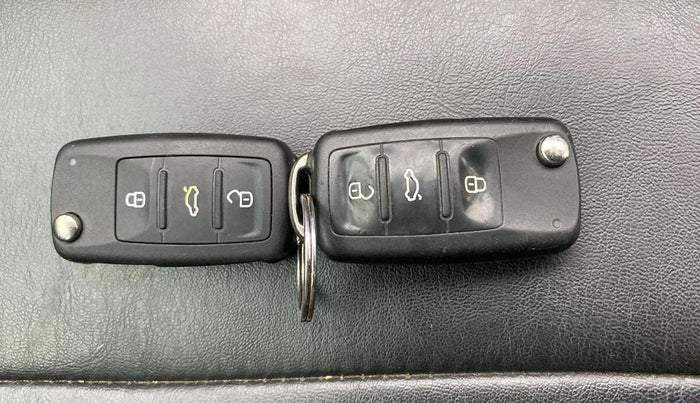 2021 Volkswagen Polo HIGHLINE PLUS 1.0L TSI, Petrol, Manual, 97,782 km, Key Close Up