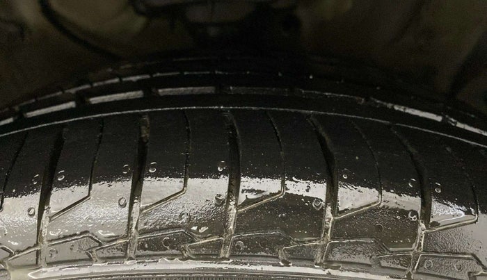 2016 Hyundai Creta SX PLUS AT 1.6 PETROL, Petrol, Automatic, 91,240 km, Left Front Tyre Tread