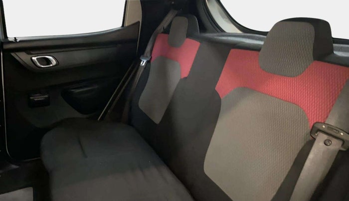 2019 Renault Kwid RXT 1.0 (O), Petrol, Manual, 33,913 km, Right Side Rear Door Cabin