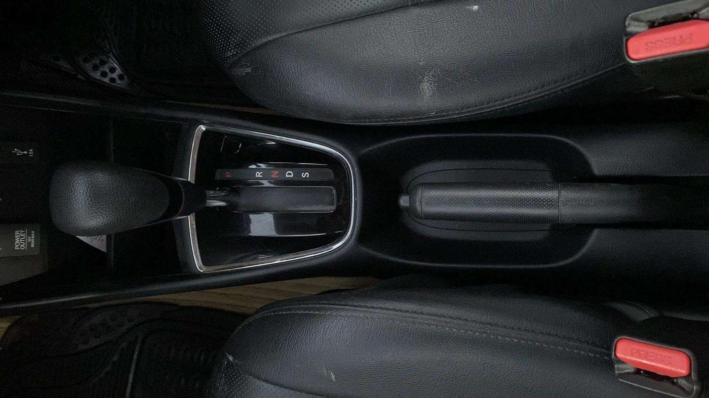 2020 Honda Amaze 1.2L I-VTEC V CVT, Petrol, Automatic, 38,347 km, Gear Lever