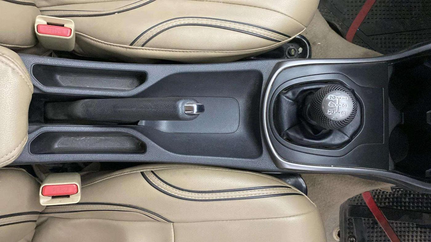 2015 Honda City 1.5L I-VTEC SV, Petrol, Manual, 50,575 km, Gear Lever