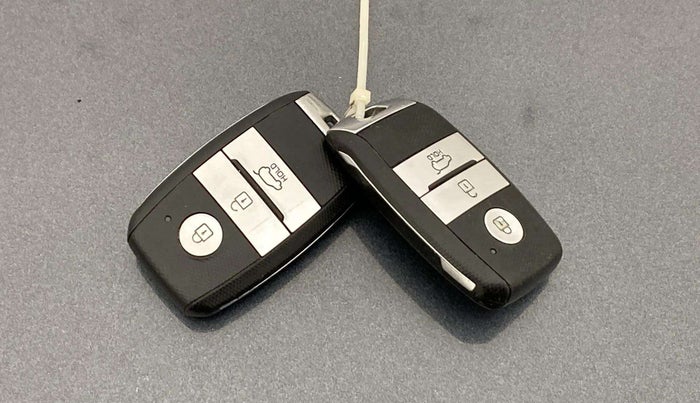 2020 KIA SELTOS HTK PLUS 1.5, Petrol, Manual, 55,518 km, Key Close Up