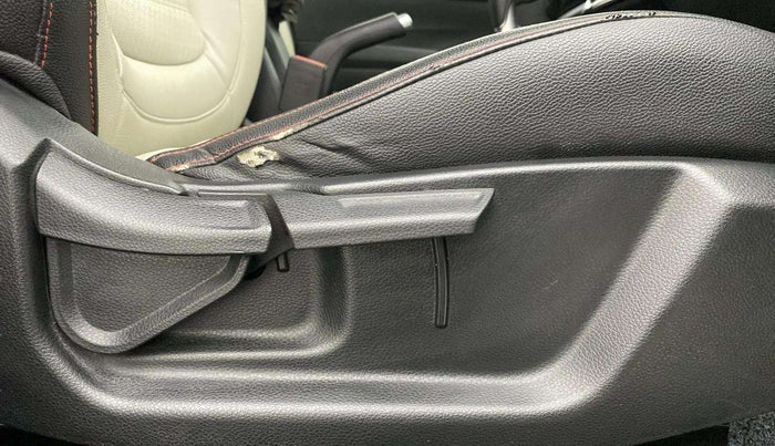 2020 KIA SELTOS HTK PLUS 1.5, Petrol, Manual, 55,518 km, Driver Side Adjustment Panel