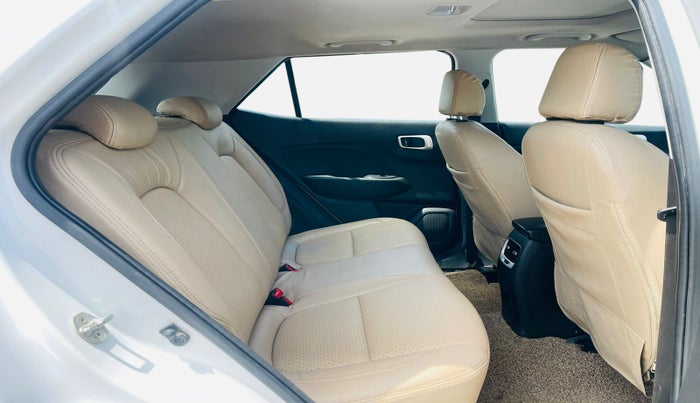 2020 Hyundai VENUE SX 1.0 TURBO, Petrol, Manual, 87,227 km, Right Side Rear Door Cabin