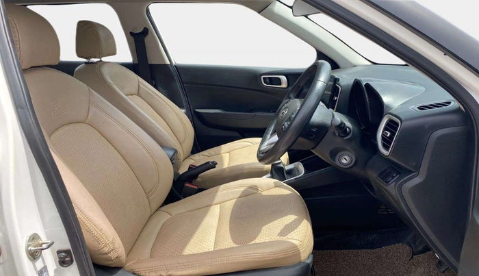 2020 Hyundai VENUE SX 1.0 TURBO, Petrol, Manual, 87,227 km, Right Side Front Door Cabin