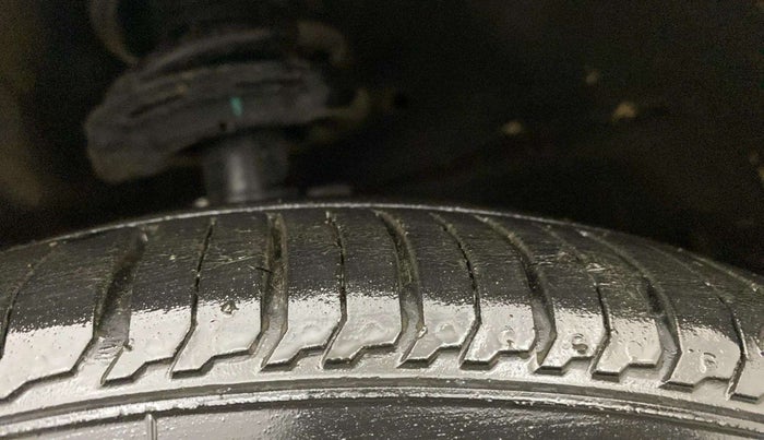 2015 Maruti Swift ZXI, Petrol, Manual, 48,964 km, Left Front Tyre Tread