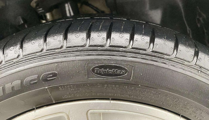 2020 Tata ALTROZ XT PETROL, Petrol, Manual, 71,786 km, Right Front Tyre Tread