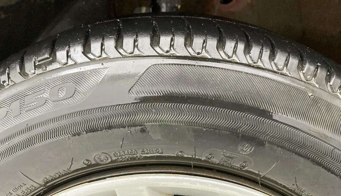2017 Maruti Dzire VDI, Diesel, Manual, 96,606 km, Left Front Tyre Tread