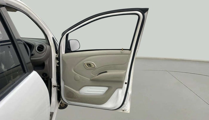 2016 Datsun Redi Go T (O), Petrol, Manual, 70,418 km, RHS Front Door